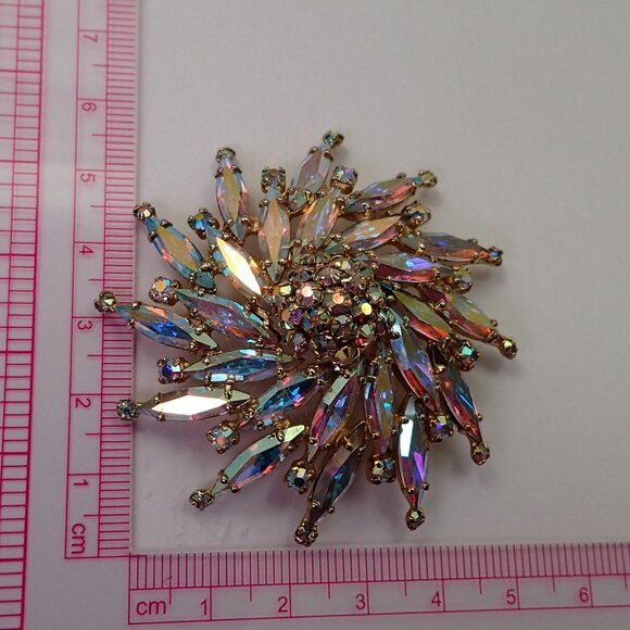 Vintage Sherman Pinwheel Design Brooch & Clip-On Earring Set - Picture 9 of 11